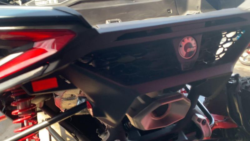 New 2025 Can-Am MAVERICK R X RS 999T DCT Image 9