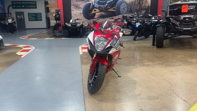 New 2027 Suzuki GSX-R750 Image 3