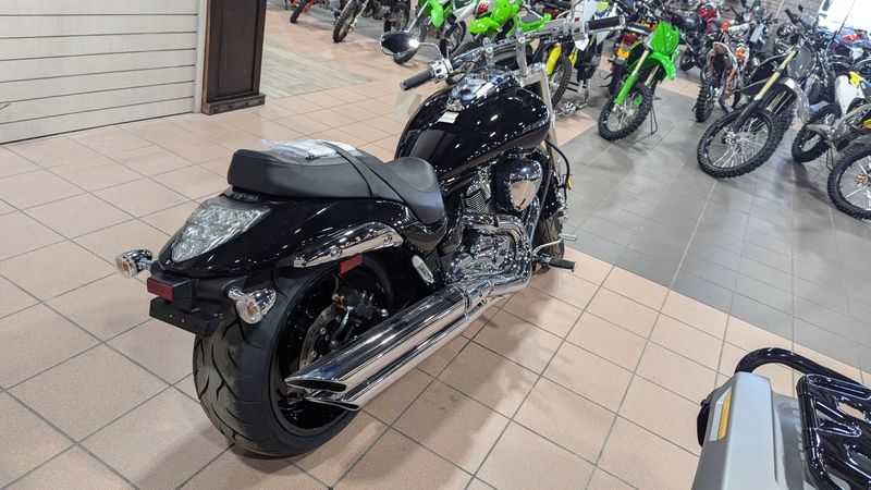 2025 Suzuki BOULEVARD M109RImage 8