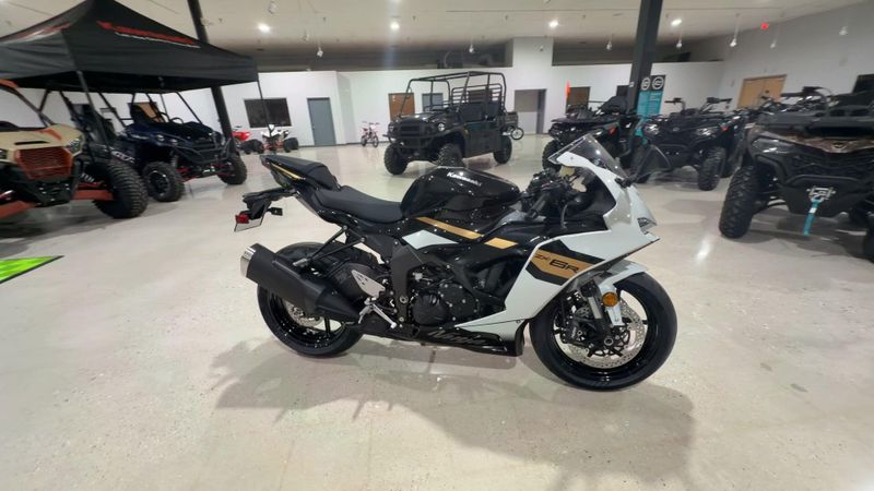 New 2026 Kawasaki NINJA ZX-6R Image 2