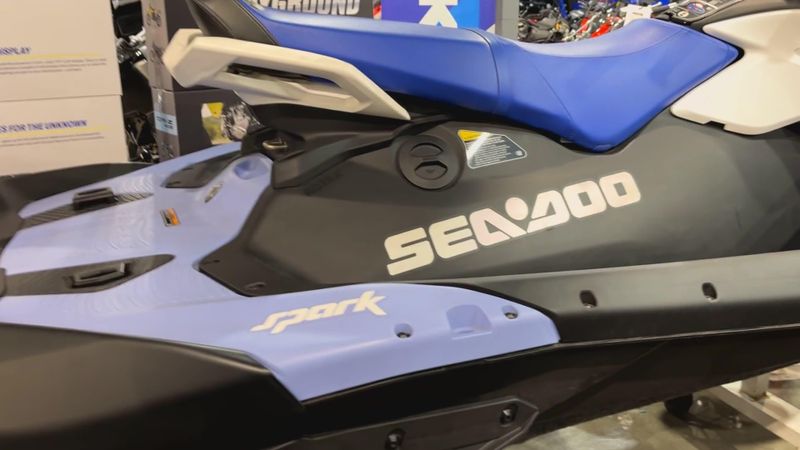 New 2025 Sea-Doo SPARK FOR 3 90 CONVENIENCE PACKAGE (SOUND SYSTEM) Image 4
