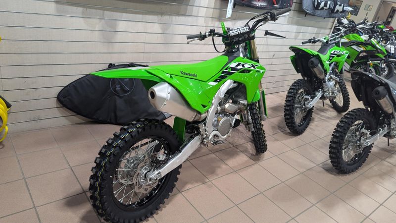 2025 Kawasaki KX250X LIME GREENImage 3