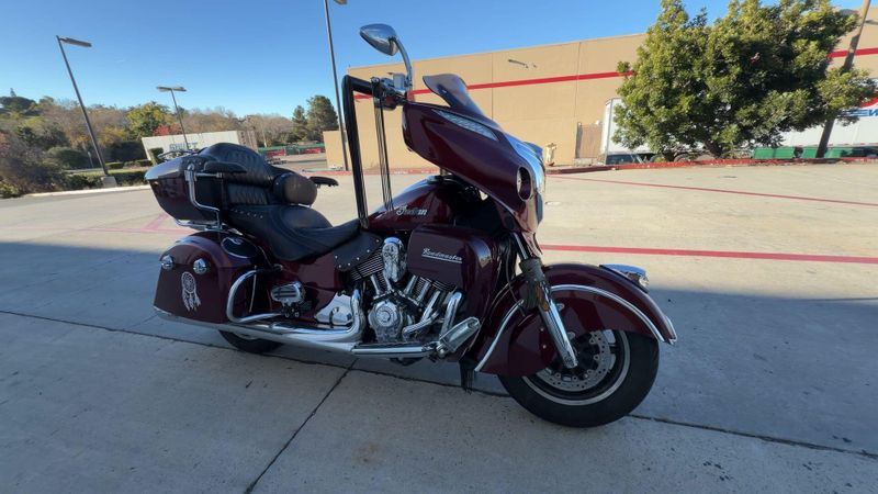Used 2017 Indian Motorcycle Roadmaster Image 2
