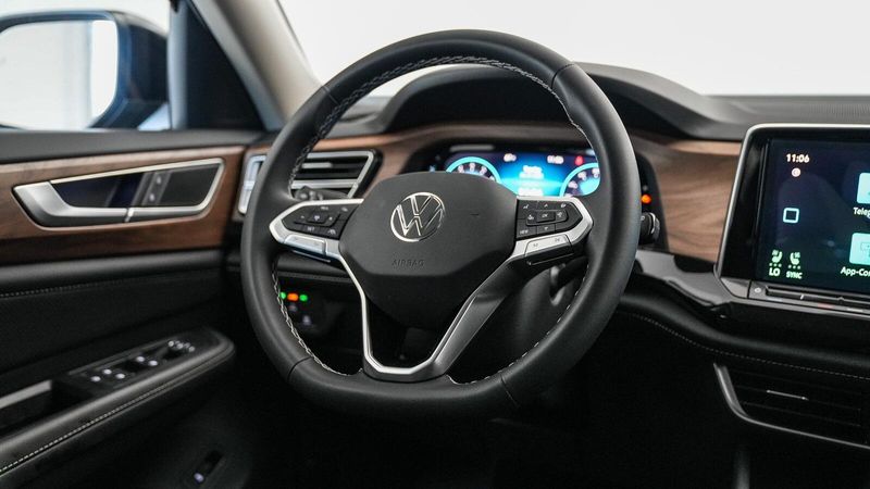 2025 Volkswagen Atlas 2.0T SE w/TechnologyImage 16