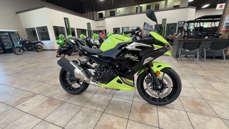 New 2026 Kawasaki NINJA 500 ABS Image 2