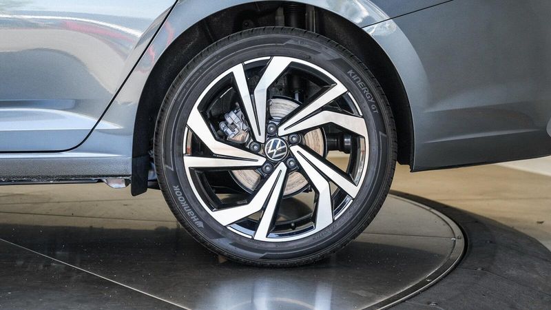 New 2025 Volkswagen Jetta 1.5T SELImage 9