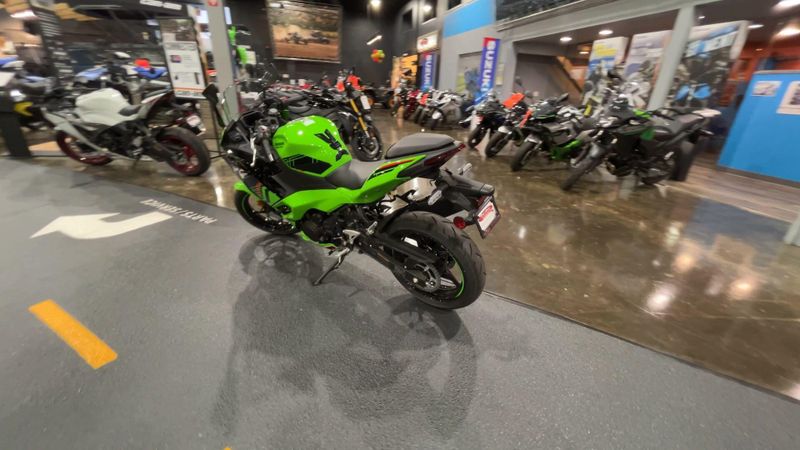 2024 Kawasaki NINJA 500 KRT EDITION SE ABS  in a LIME GREEN/EBONY exterior color. Del Amo Motorsports of Redondo Beach (424) 390-7811 delamomotorsports.com 