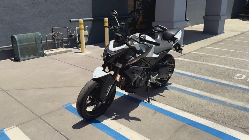 Used 2025 CFMOTO 450NK CF400-7US Image 4