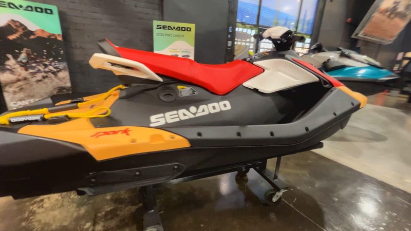 New 2024 Sea-Doo SPARK FOR 3 90 (SOUND SYSTEM) Image 4