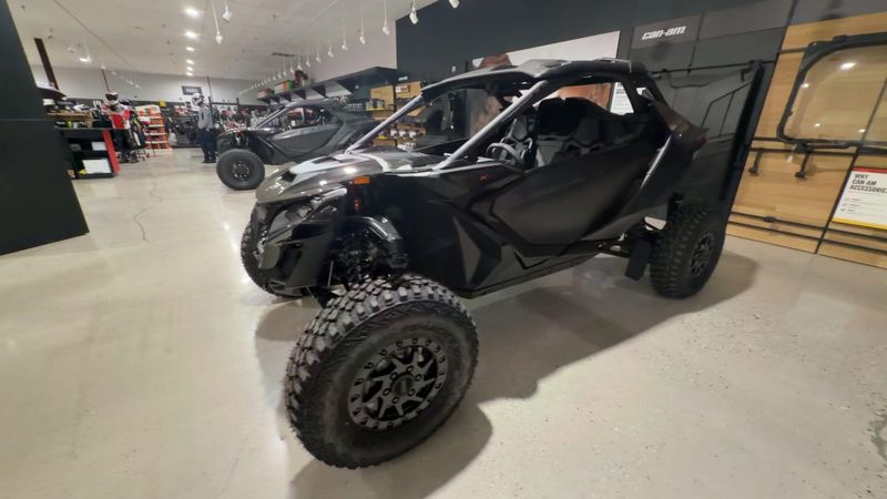 New 2026 Can-Am MAVERICK R XRS 999T BK HB SAS Image 5