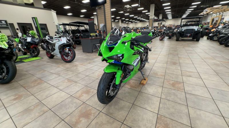 New 2026 Kawasaki NINJA ZX-6R ABS Image 4