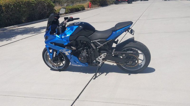 Used 2024 Suzuki GSX-8R Image 5