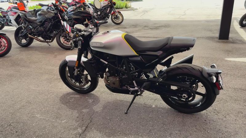 Used 2019 Husqvarna VITPILEN 701 Image 2