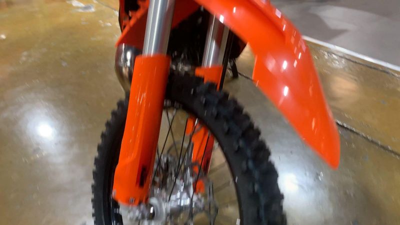 2025 KTM 300 SX Image 4