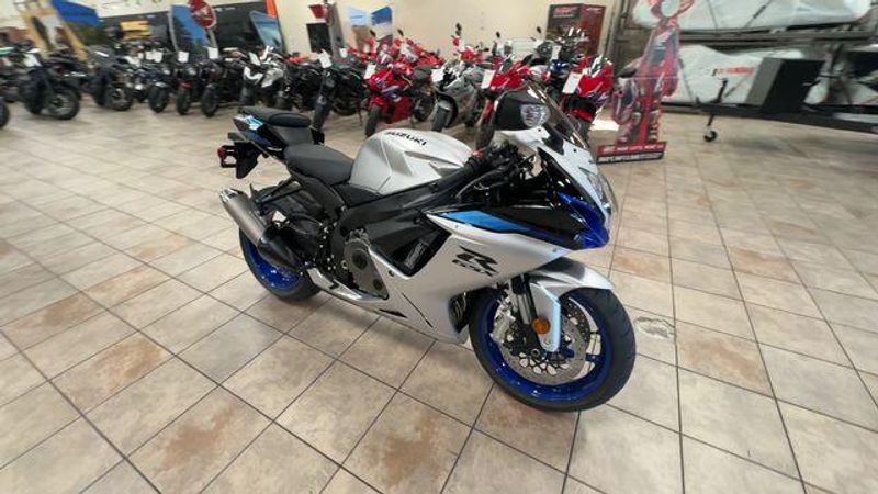 New 2026 Suzuki GSX-R600 Image 6