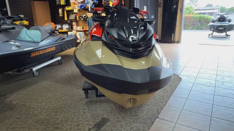 2025 Sea-Doo RXP-X 325 Image 4