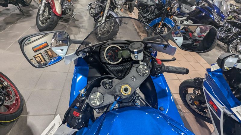 2025 Suzuki GSXR 600Image 8