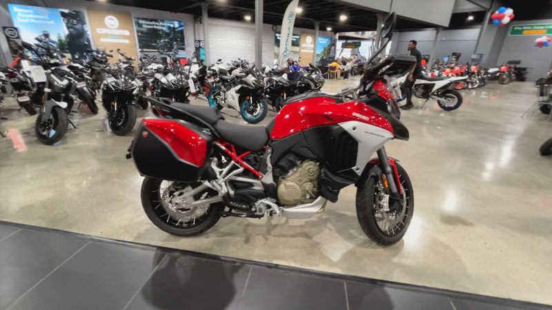 2024 Ducati MULTISTRADA V4 S TRAVEL & RADAR SPOKED WHEELS - DEMO Image 9