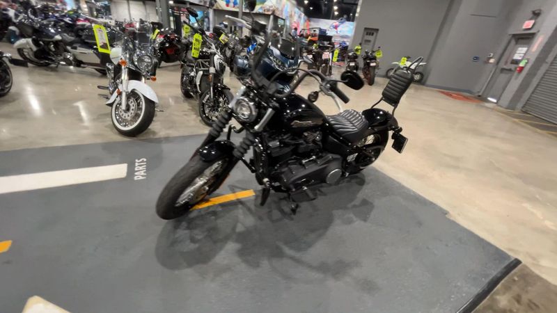 Used 2019 Harley-Davidson SOFT TAIL STREET BOB Image 4