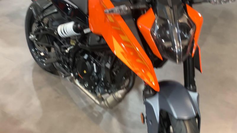 New 2024 KTM 250 DUKE Image 3