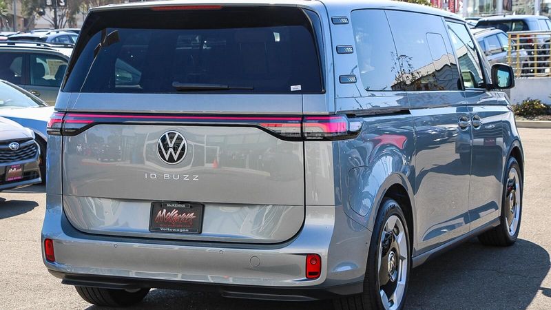 2025 Volkswagen ID. Buzz Image 4