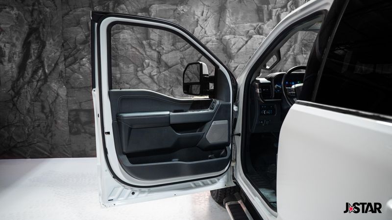 2023 Ford F-250 Lariat photo 4