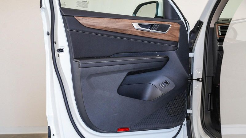 New 2025 Volkswagen Atlas 2.0T SE w/TechnologyImage 21