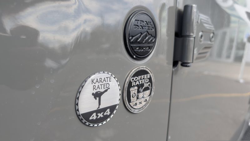 Used 2020 Jeep Wrangler Unlimited Sahara AltitudeImage 17