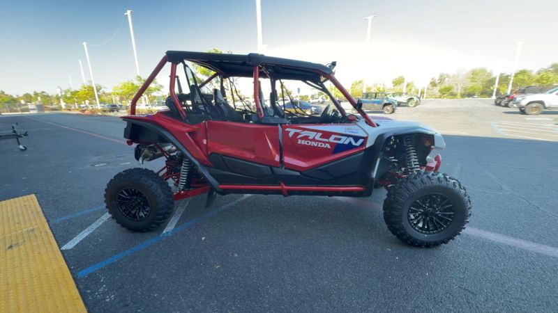 New 2026 Honda TALON1000R4 FOX LIVEVALVE Image 2