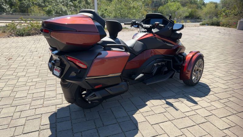 New 2026 Can-Am SPYDER RT SEA-TO-SKY (SE6) Image 9