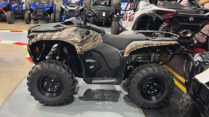New 2026 Can-Am OUTLANDER DPS 700 Image 4