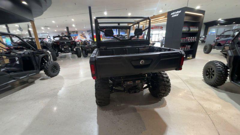 New 2026 Can-Am DEFENDER MAX DPS HD9 Image 2
