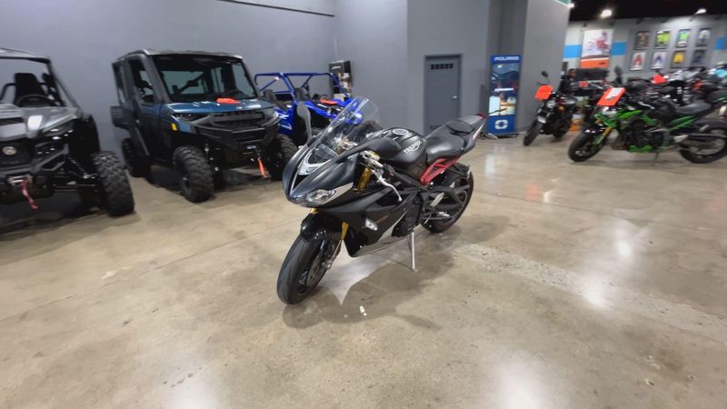 2017 Triumph DAYTONA 675 R Image 4