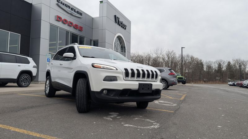 Used 2016 Jeep Cherokee LatitudeImage 3