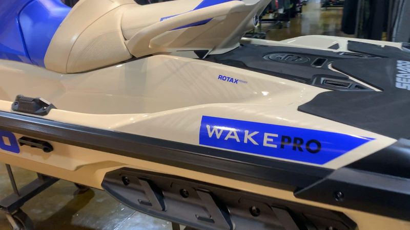 2025 Sea-Doo WAKE PRO 230 (SOUND SYSTEM) Image 5