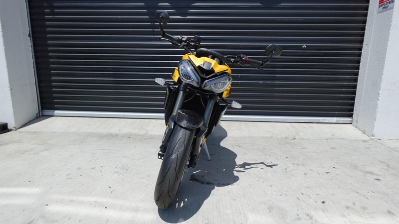 New 2025 Triumph Street Triple 765 RS 