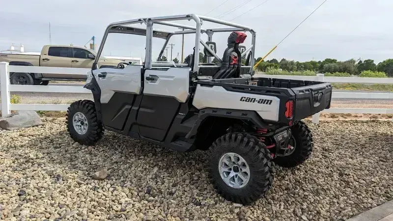 2025 Can-Am DEFENDER MAX X MR WITH HALF DOORS HYPER SILVER AND LEGION REDImage 2