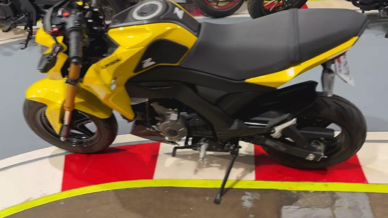 Used 2022 Kawasaki Z125 PRO Base Image 9