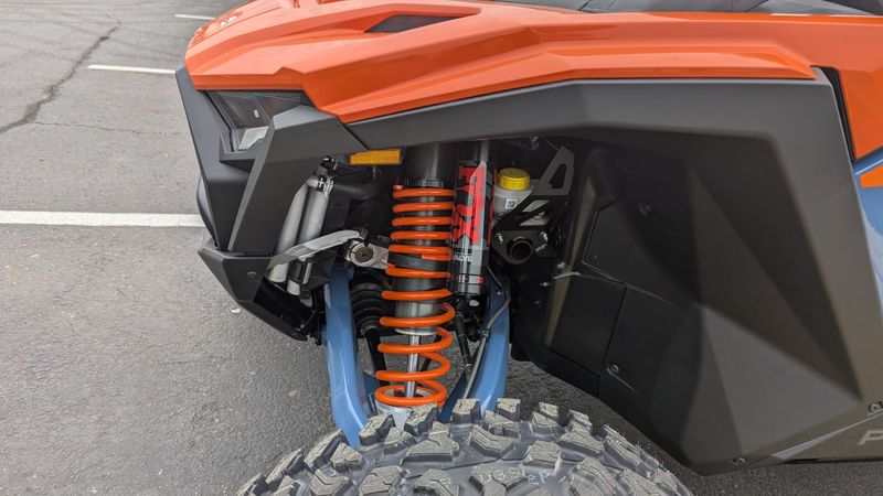 2025 Polaris RZR PRO S 4 ULTIMATE ORANGE RUST AND ZENITH BLUEImage 20