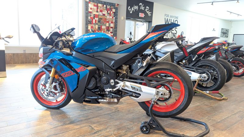 New 2026 Aprilia RSV4 1100 Image 2