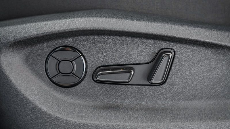 New 2025 Volkswagen Tiguan 2.0T SEImage 22