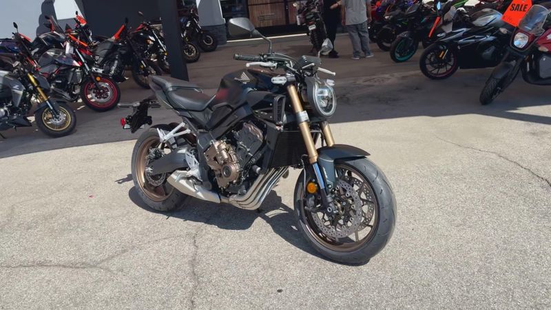 New 2026 Honda CB650R E-CLUTCH Image 6