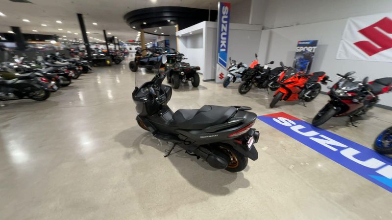 New 2027 Suzuki BURGMAN 400 Image 9