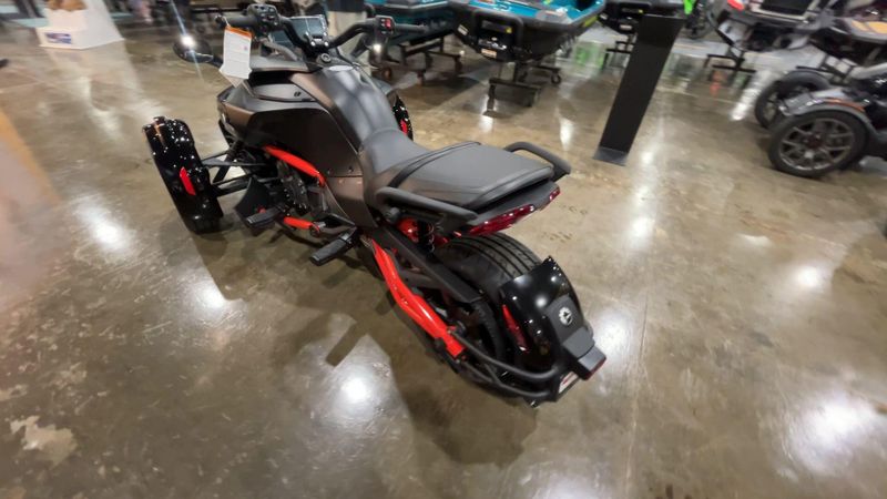 New 2026 Can-Am SPYDER F3-S (SE6) Image 2