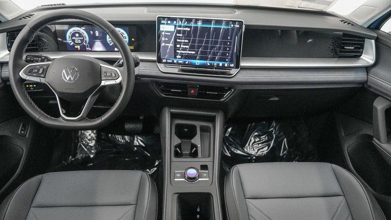 New 2025 Volkswagen Tiguan 2.0T SEImage 13