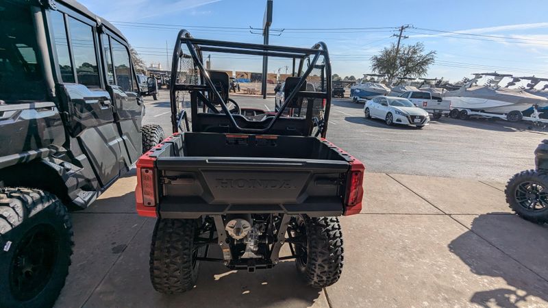 2025 Honda PIONEER 520 HERO REDImage 7