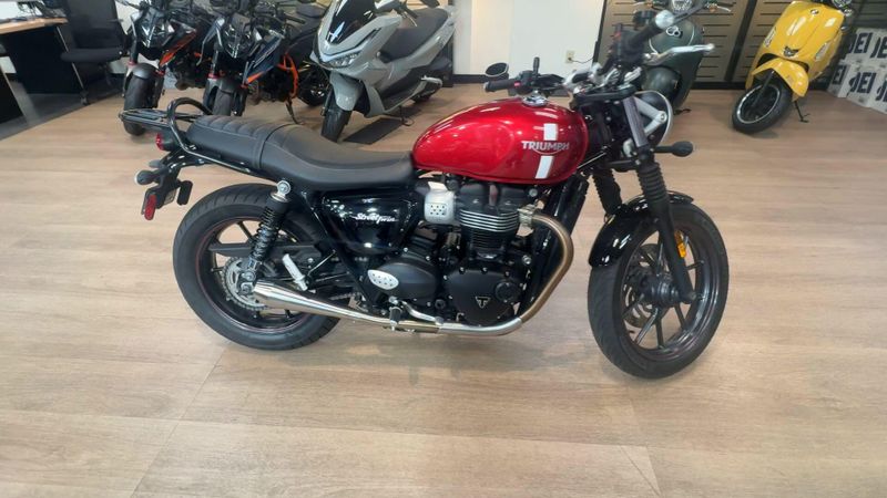 Used 2018 Triumph STREET TWIN Image 9