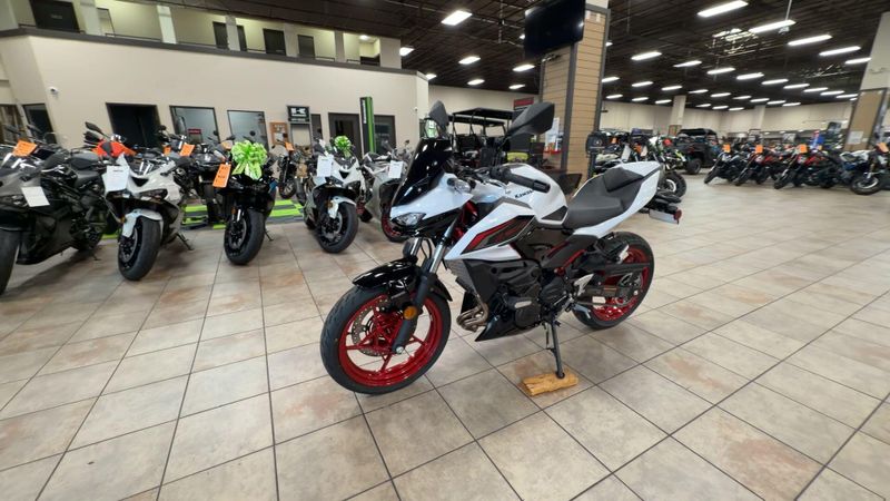 New 2026 Kawasaki Z500 SE ABS Image 5