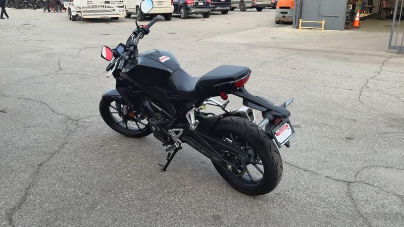 New 2025 Honda CB300R ABS Image 6