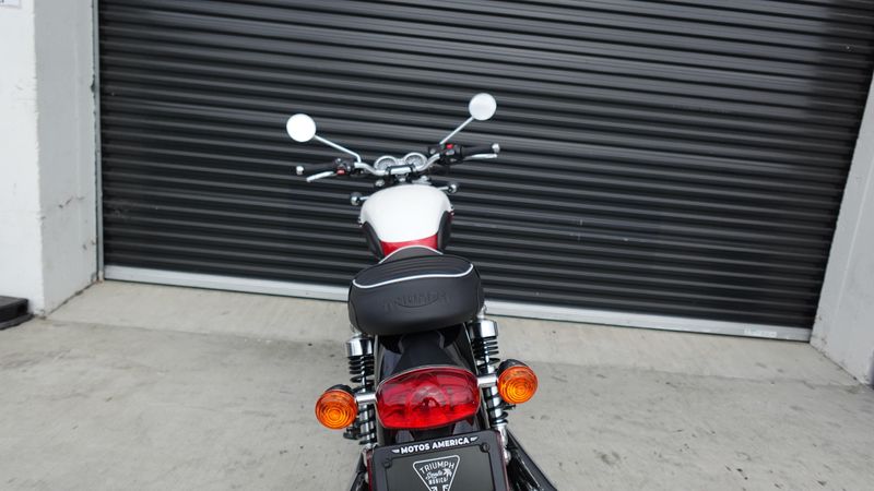 New 2025 Triumph Bonneville T120 